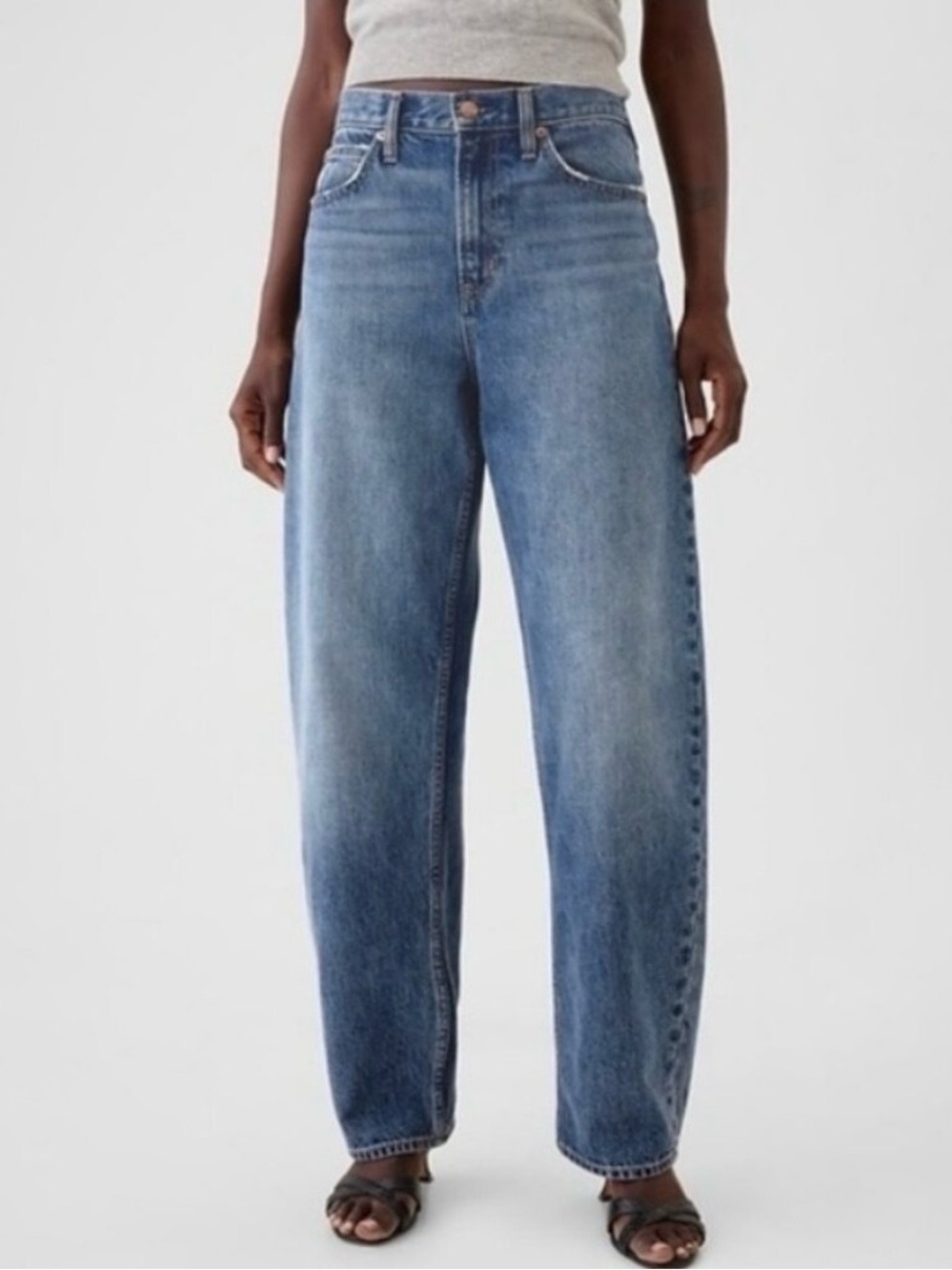 GAP High Rise Barrel Jeans in Medium Indigo